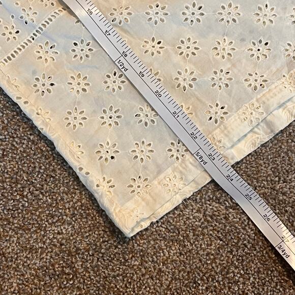 Nicole Miller Artelier Cream Eyelet Puff Sleeve Button Down. Size Medium - Picture 5 of 7